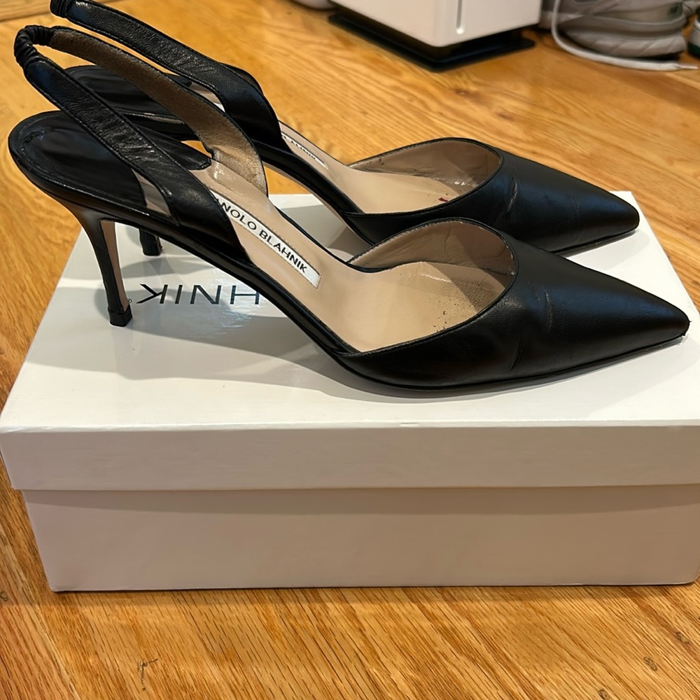 Manolo Blahnik black leather Carolyne 70mm slingback heels size 41